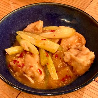 鶏肉とセロリのピリ辛味噌炒め(ISOBE HOUSE)