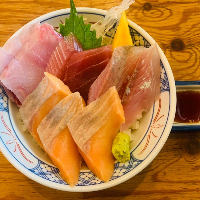 地魚3種とサーモン(海舟 （KAISHU カイシュウ）)