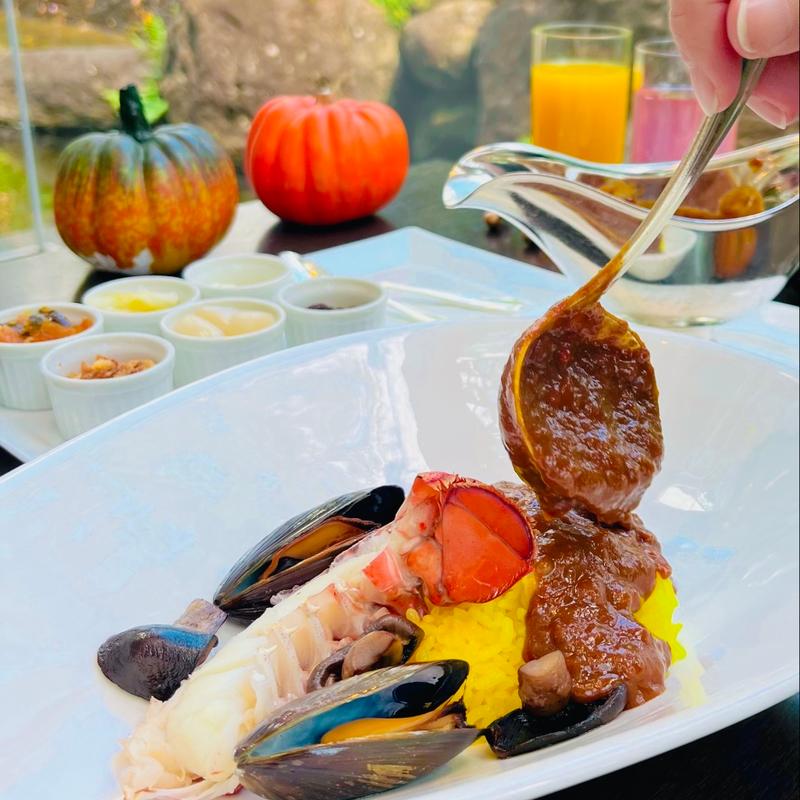 シェフ特製 オマール海老ときのこのカレー(レストラン「アマデウス」)