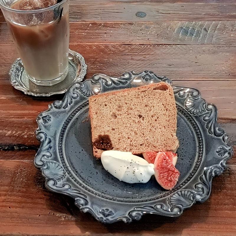 紅茶といちじくのシフォンケーキ(TONDAMACHI CAFE)