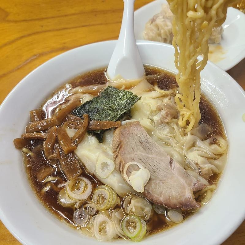 ワンタン麺(来集軒 （らいしゅうけん）)