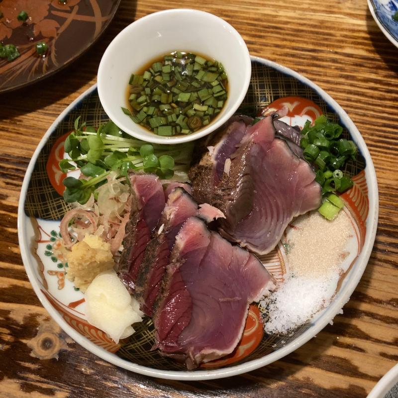 気仙沼戻り鰹たたき(居酒屋 おちゃ腕)