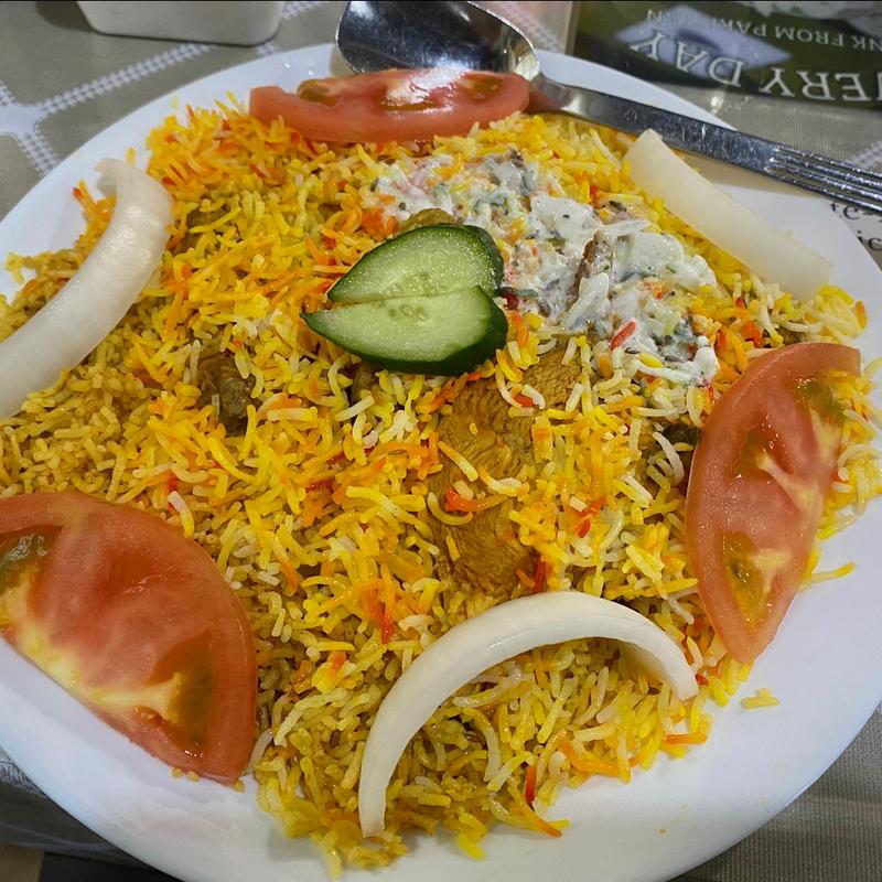 チキンビリヤーニ(カラチの空)