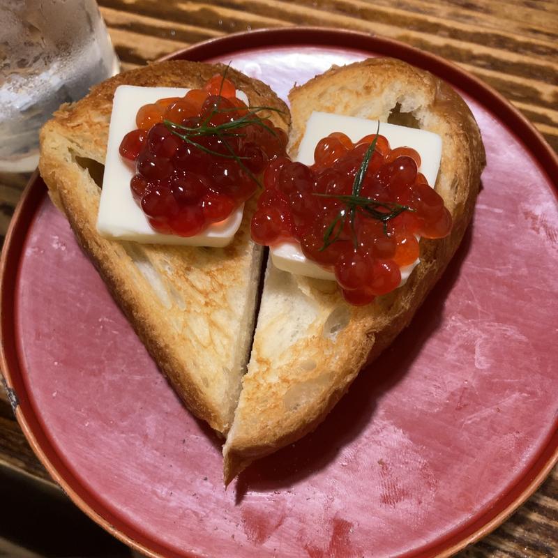 すじこバタートースト(居酒屋 おちゃ腕)