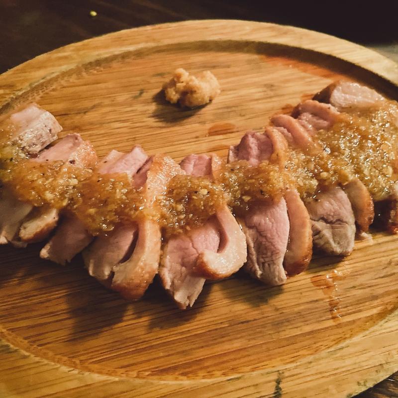 鴨肉のロースト　山わさびソースがけ(北海道イタリアン居酒屋 エゾバルバンバン 松本店 )