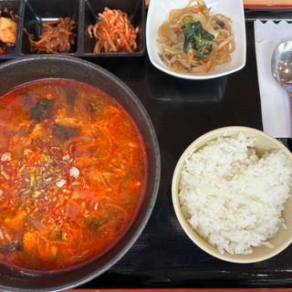 ユッケジャンクッパ定食(韓国料理 扶餘 MEGAドン・キホーテ店)
