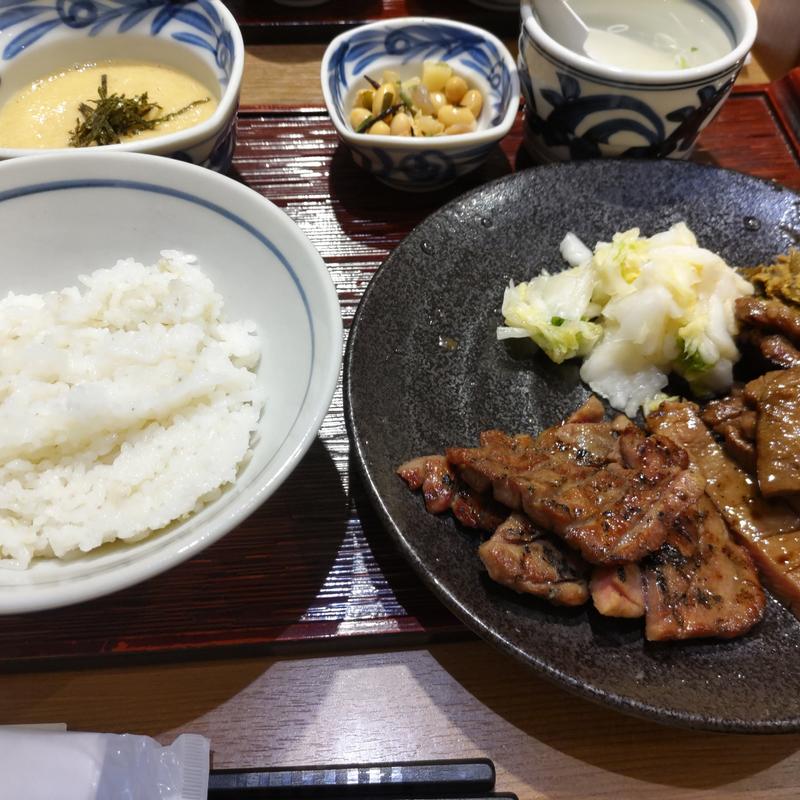 牛タン食べ比べ極上塩&旨たれ(牛たんと和牛焼き 青葉 グランデュオ蒲田店)