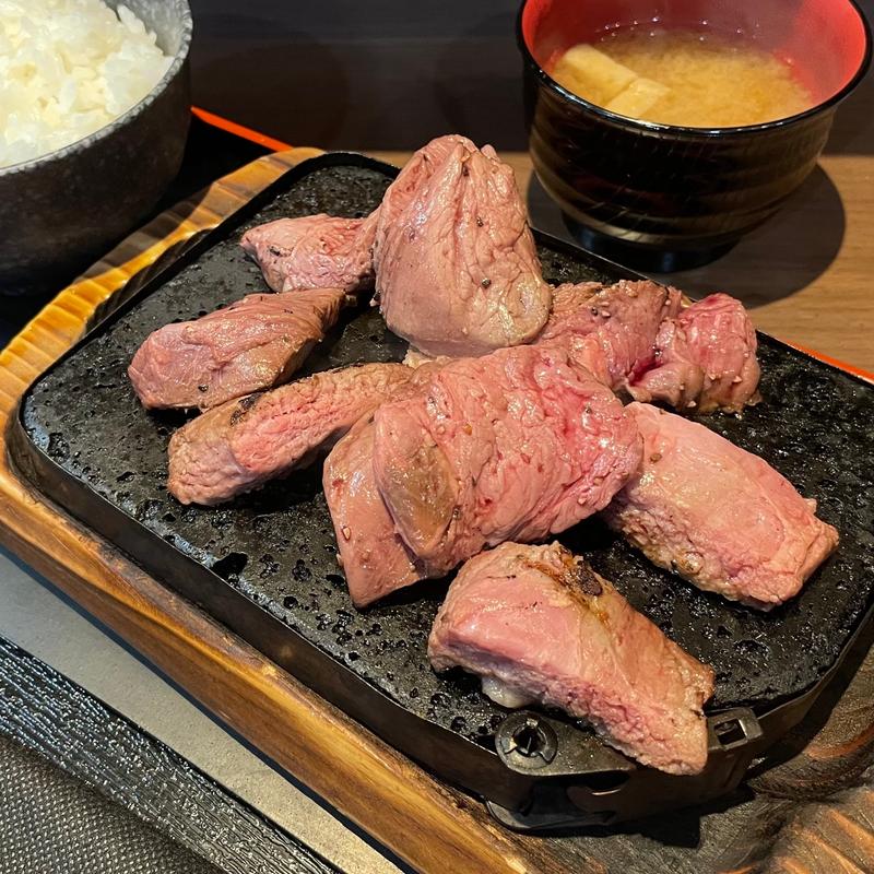 赤身カットステーキセット(感動の肉と米 北千住店)