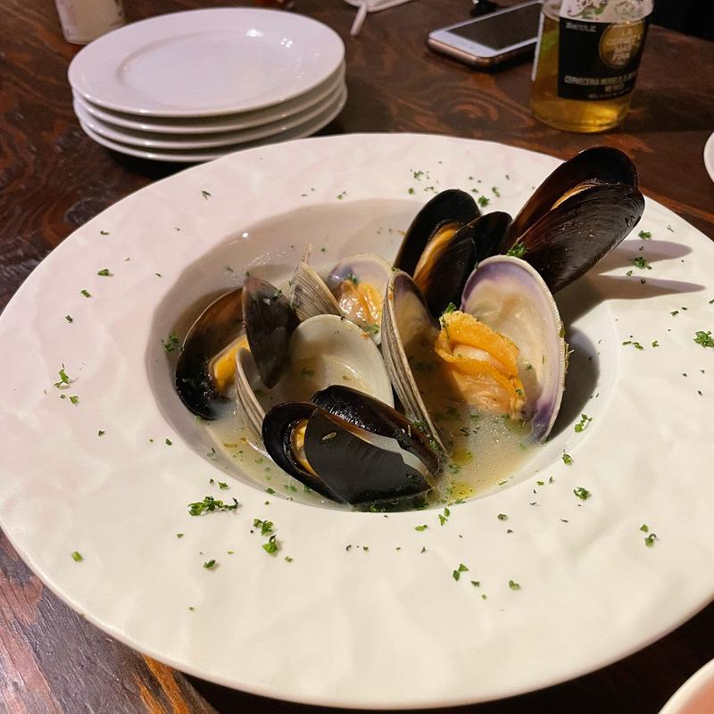 白はまぐりとムール貝のワイン蒸し(イタリア食堂 Ciao!! （チャオ）)