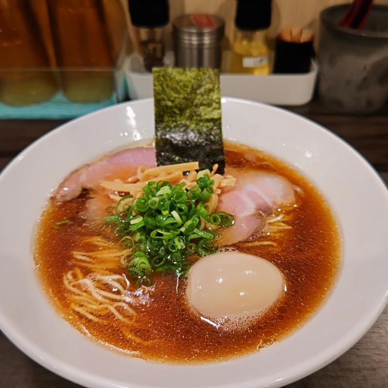 淡麗豚骨 味玉醤油らーめん(淡麗豚骨TSUCHINOTOMI)