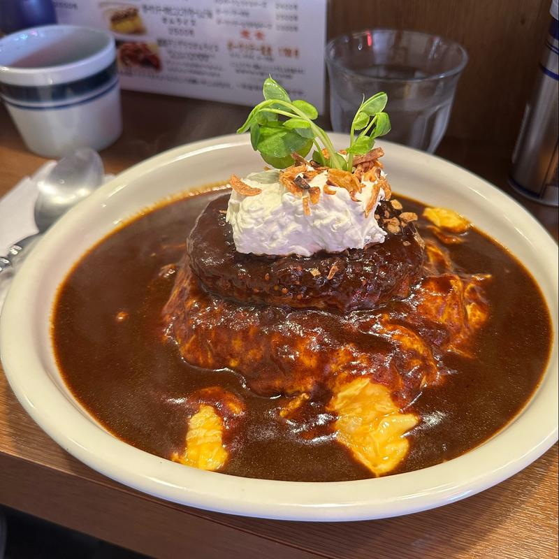 ハンバーグのせオムハヤシライス(美味卵家 （ウマタマヤ）)