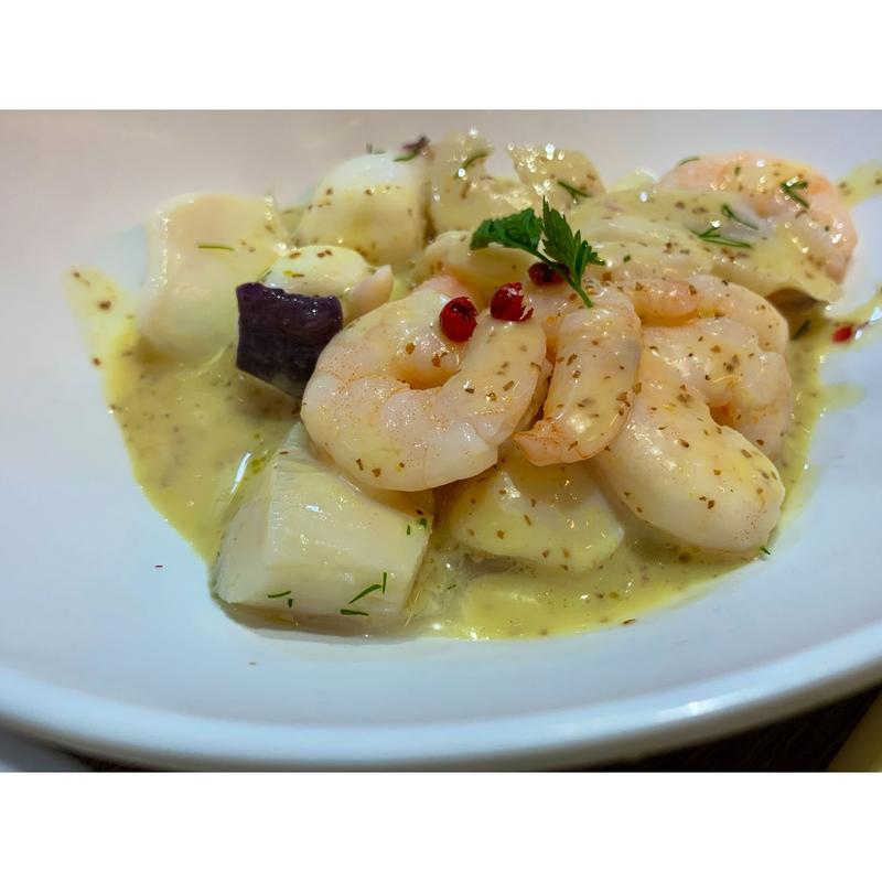 (赤白 ルクア大阪店 （コウハク）)