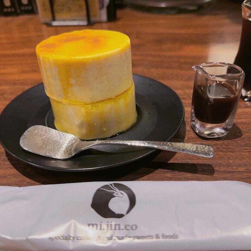 プリン2段(自家焙煎珈琲みじんこ)