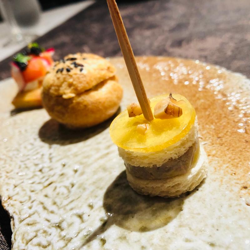 パイナップルとフォアグラのピンチョス(ターブルドシック （Table de Chic）)