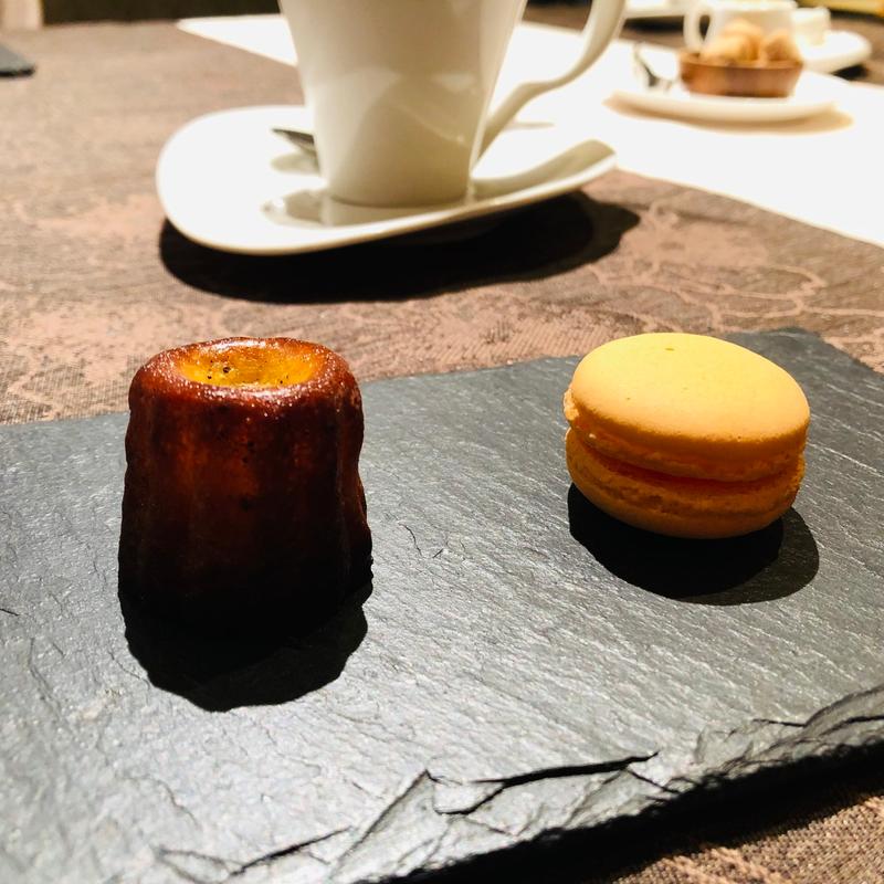 カヌレとマカロン(ターブルドシック （Table de Chic）)