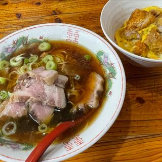 半カツ丼半チャーシュー麺(ニュー大龍)