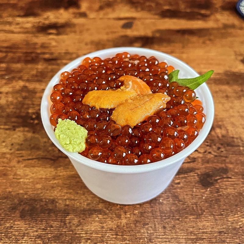 いくら丼雲丹トッピング（ランチ弁当）(呑場 ずずず)