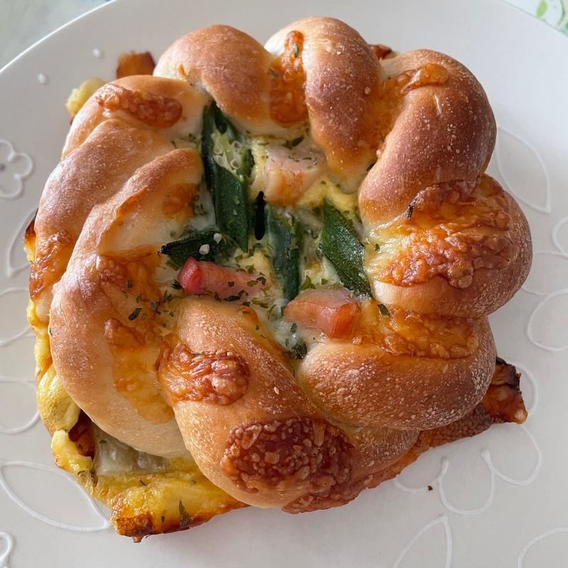 オクラとベーコンのキッシュベーグル(ouchipan)