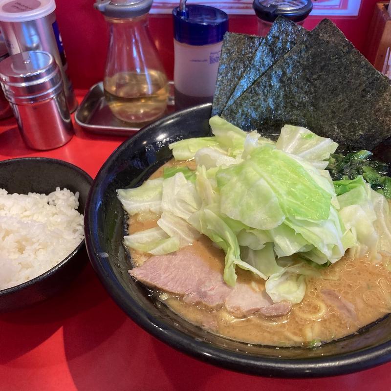 キャベツラーメン(横浜家系ラーメン濃厚家 秦野店)