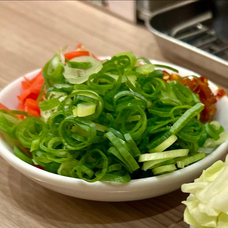 ネギ(濃厚鶏白湯ラーメン 鶏味万彩)