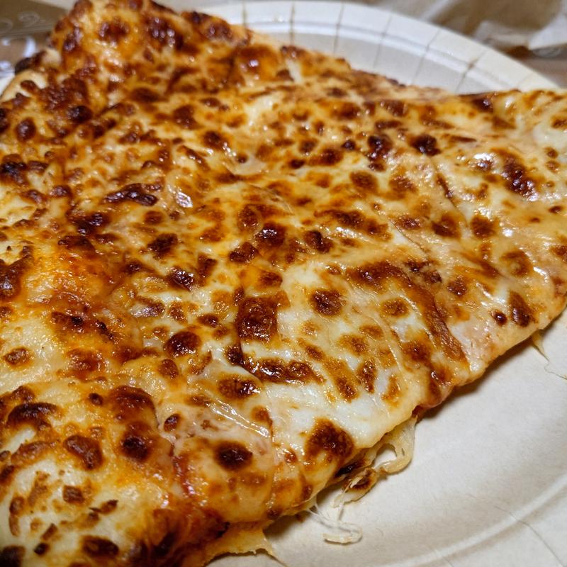 スライスピザ（チーズ）(コストコホールセール　 新三郷店　ベーカリー （COSTCO）)