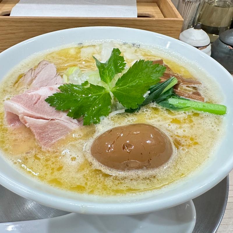 燻製味玉塩こってり(ラーメン専科 竹末食堂)