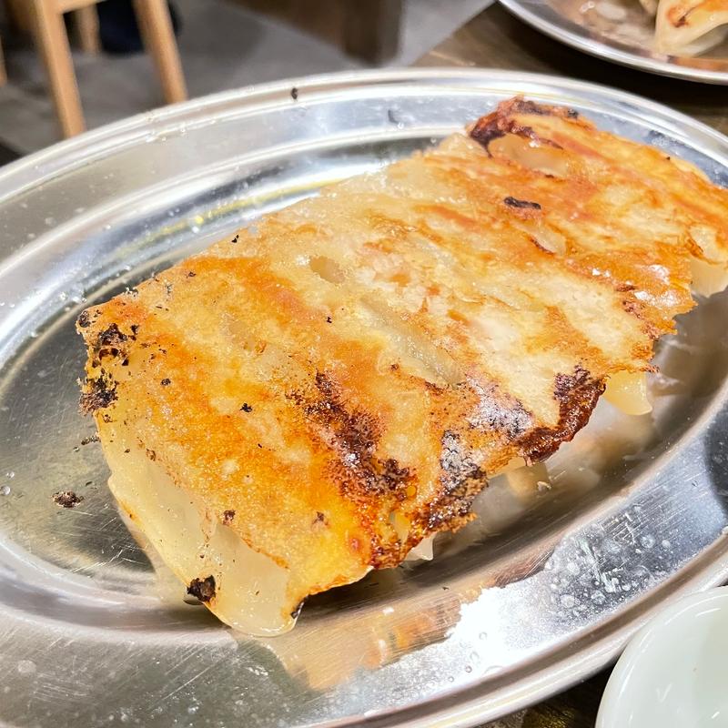 かっちゃん餃子6ケ(肉汁餃子製作所 食べ放題居酒屋 餃子のかっちゃん 今池店)
