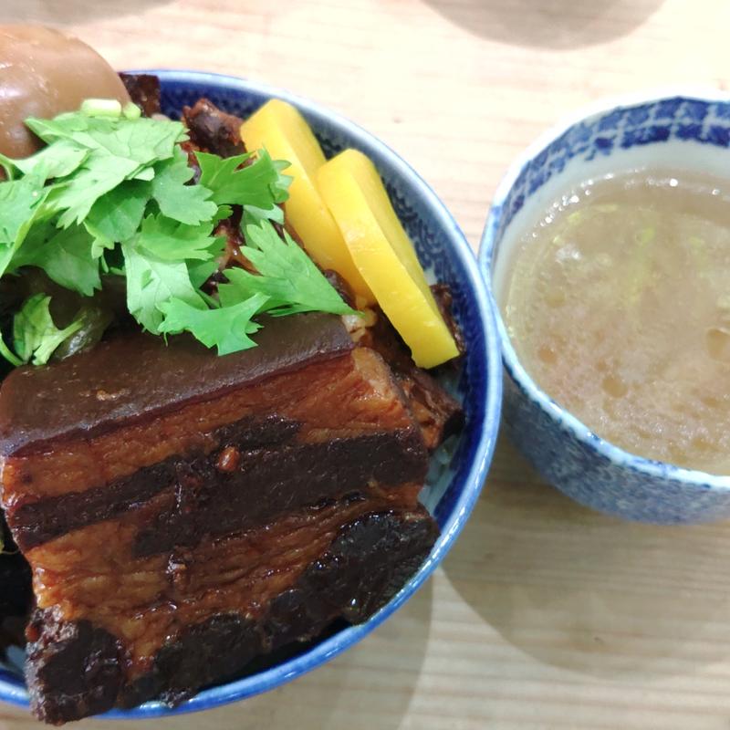 魯肉飯(貯水葉)