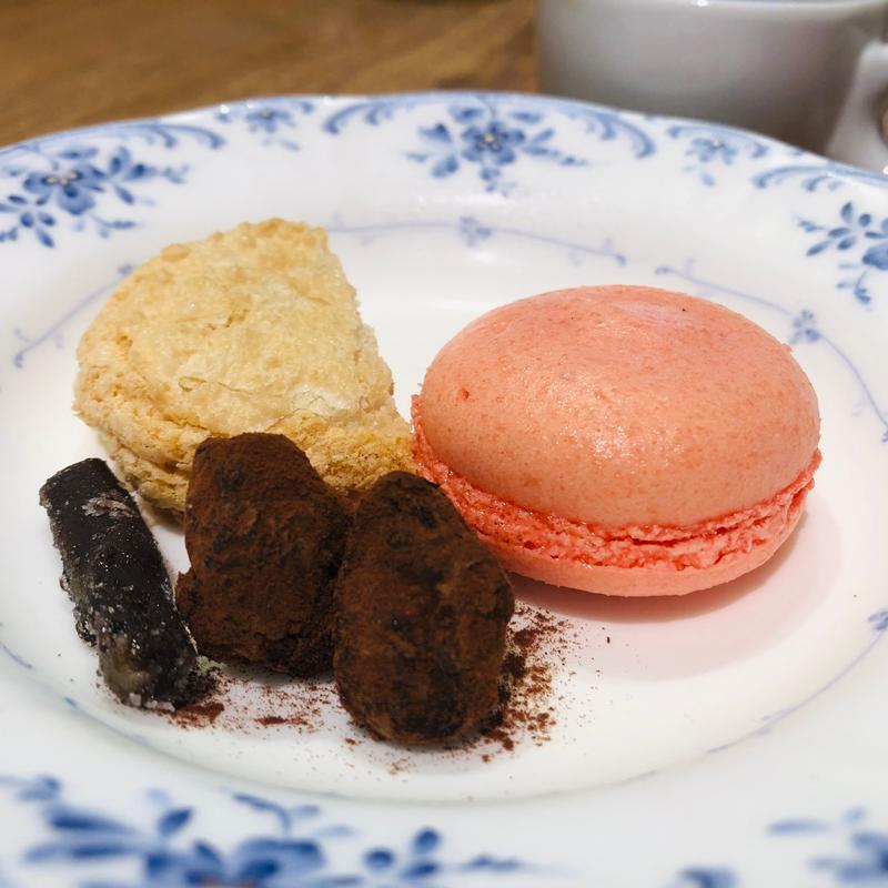 プティフール(フランス厨房 旬彩 中央駅店 )