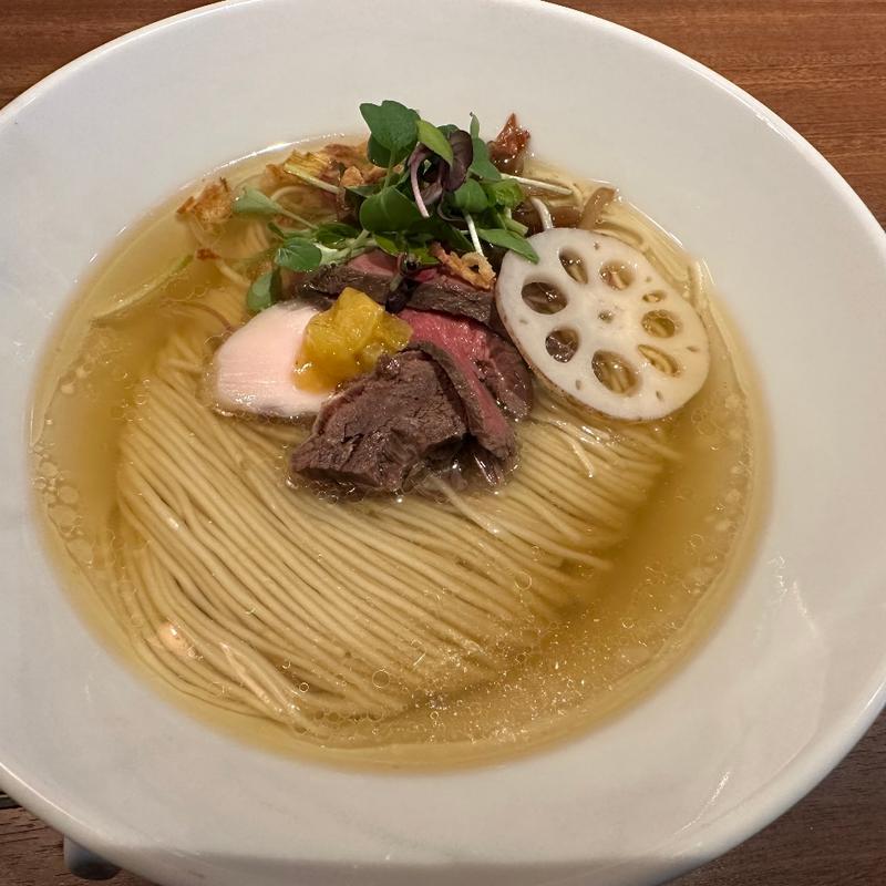 蝦夷鹿コンソメらあめん(らあめん あじるく)