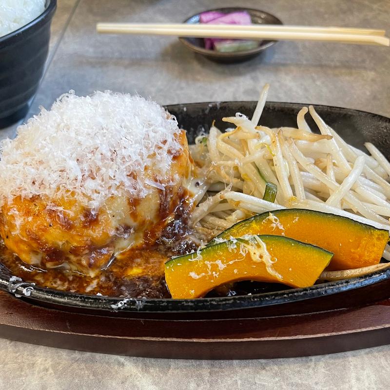 3種のチーズハンバーグ(LOOP HAMBURG Shinmachi ループハンバーグ新町店)