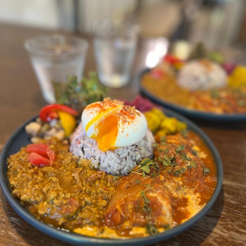 あいがけカレー(卵付き)(そうげんカフェ )