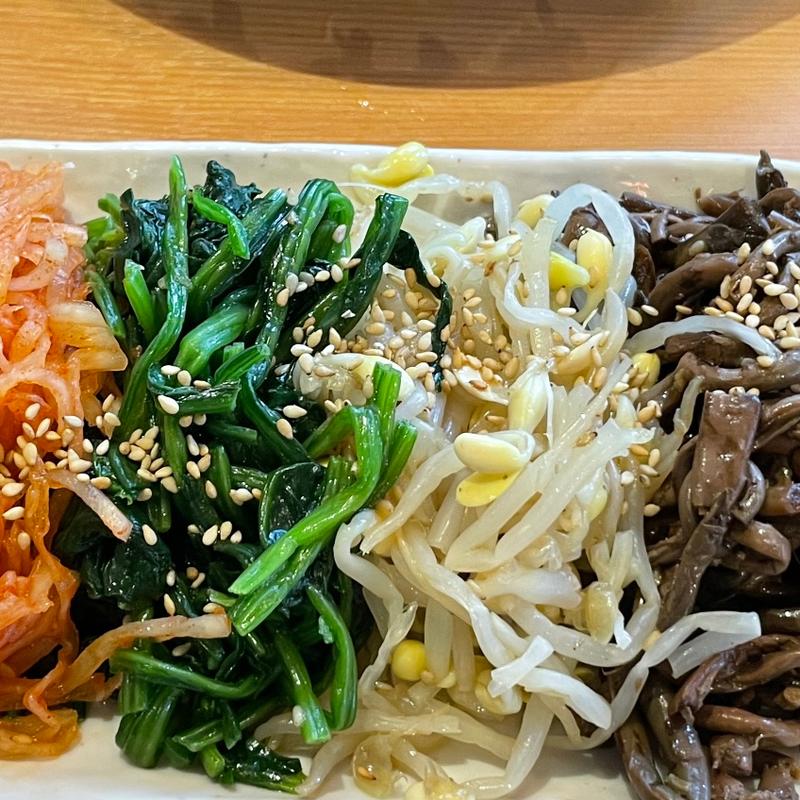 ナムル盛り合わせ(焼肉ホルモン本舗 炎 上野駅前店)