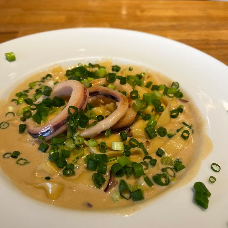 塩辛とクリームチーズ(パスタバル ミキヤズ ぐりぐり)