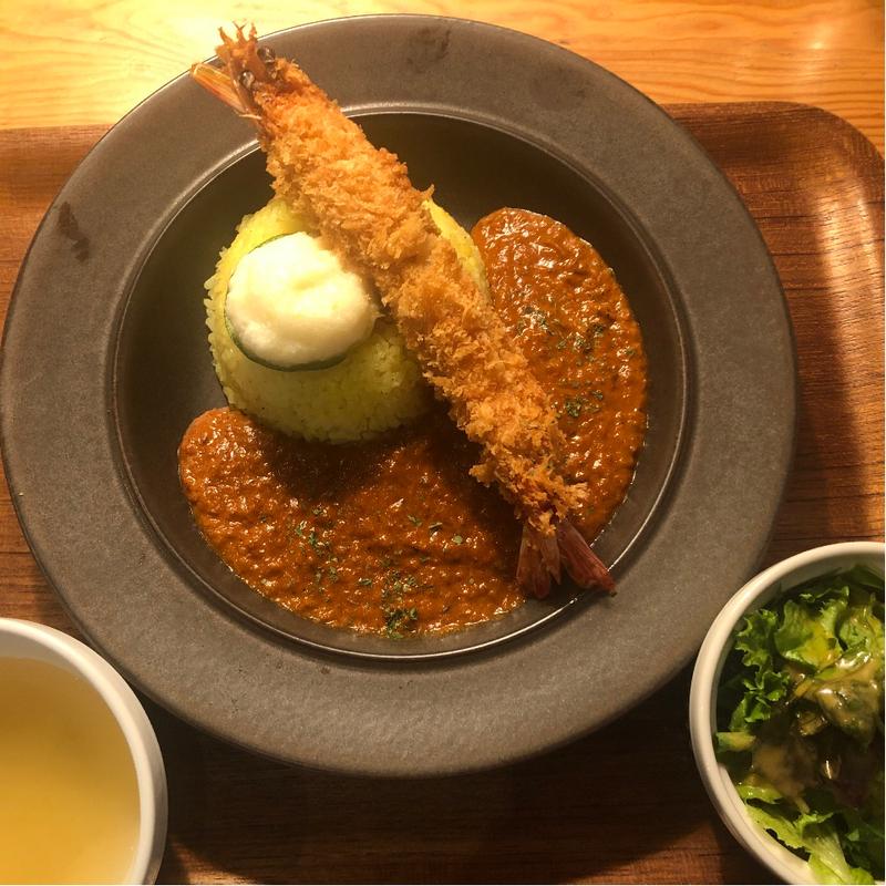 檸檬と楽しむ淡路島玉ねぎのほんのりスパイシーカレー(SETOUCHI 檸檬食堂　神田店)