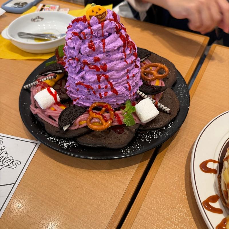 ハロウィンパーティーパンケーキ(Eggs ’n Things さいたま新都心店)