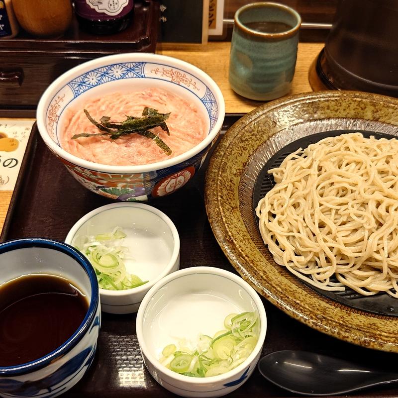 まぐろ丼セット(十割そば会　郡山本店)