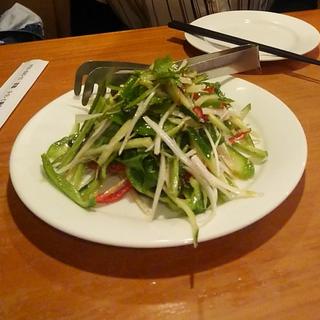 ネギ、ピーマン、パクチーのサラダ(東京穆斯林飯店)