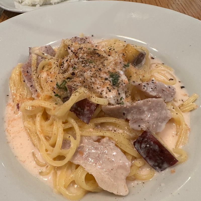 豚肉とさつまいもの明太子クリームパスタ(oliver)