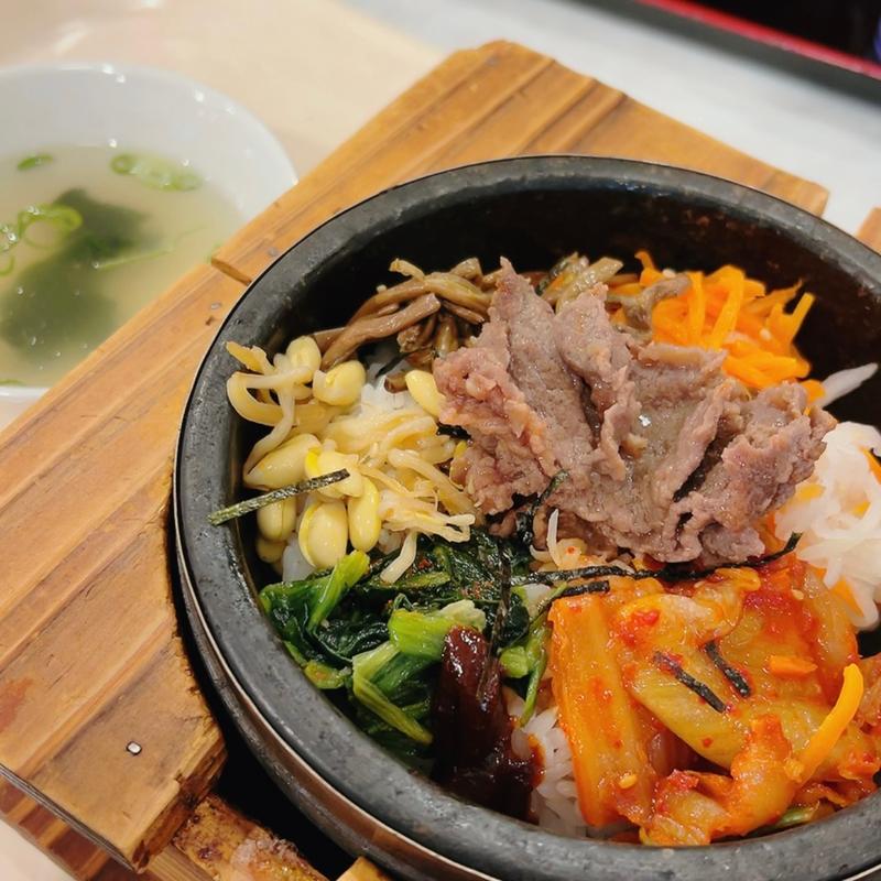 特選牛カルビの石焼きビビンバ (ワールドグルメジャンクション)