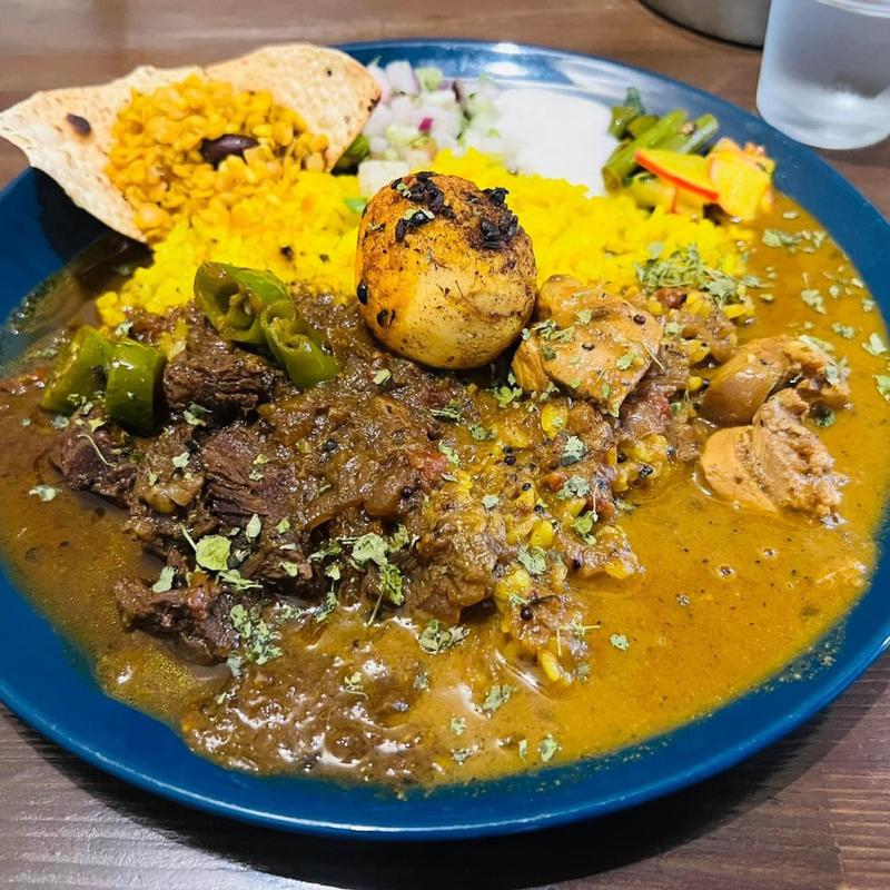 2種あいがけ(アアベルカレー)