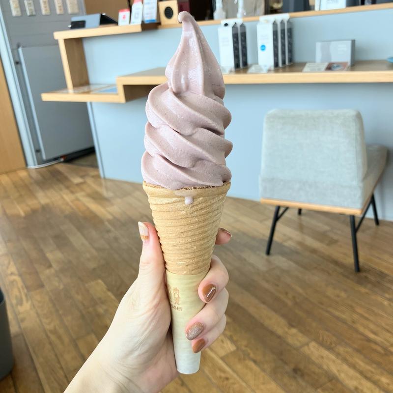 古代米ソフトクリーム(海と空のカフェ)