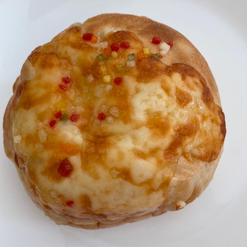 もち麦スモークチキンチーズベーグル(ouchipan)