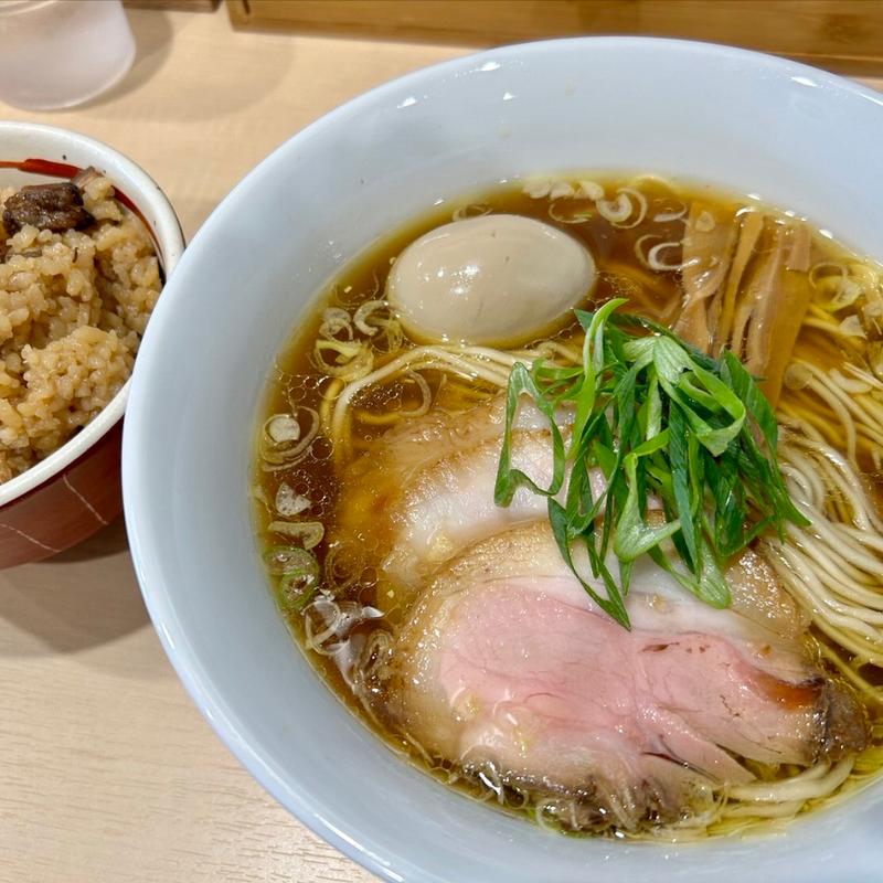 淡海地鶏ロイヤルポーク牛骨の限定ラーメン(麺屋　えぐち)