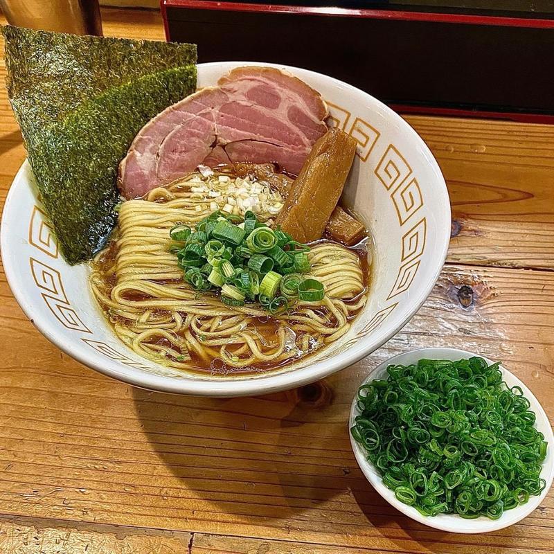 あっさりしょうゆらーめん 九条ねぎ(極麺 青二犀 （ゴクメン アオニサイ）)