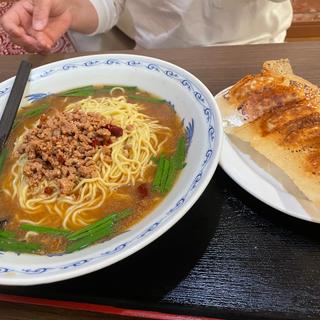 台湾味噌ラーメン(大)+餃子(台湾料理 華晟 （カセイ）)