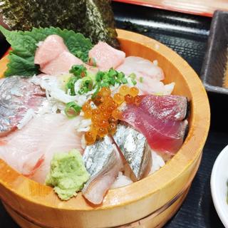 大漁海鮮丼(今日も大漁！天神 大晴海)