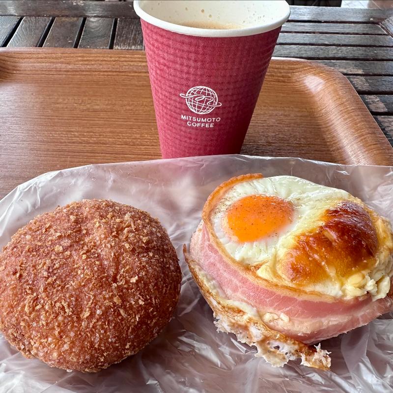 お子様カレーパン　ベーコンエッグパン(パン・アキモト 石窯パン工房 きらむぎ)