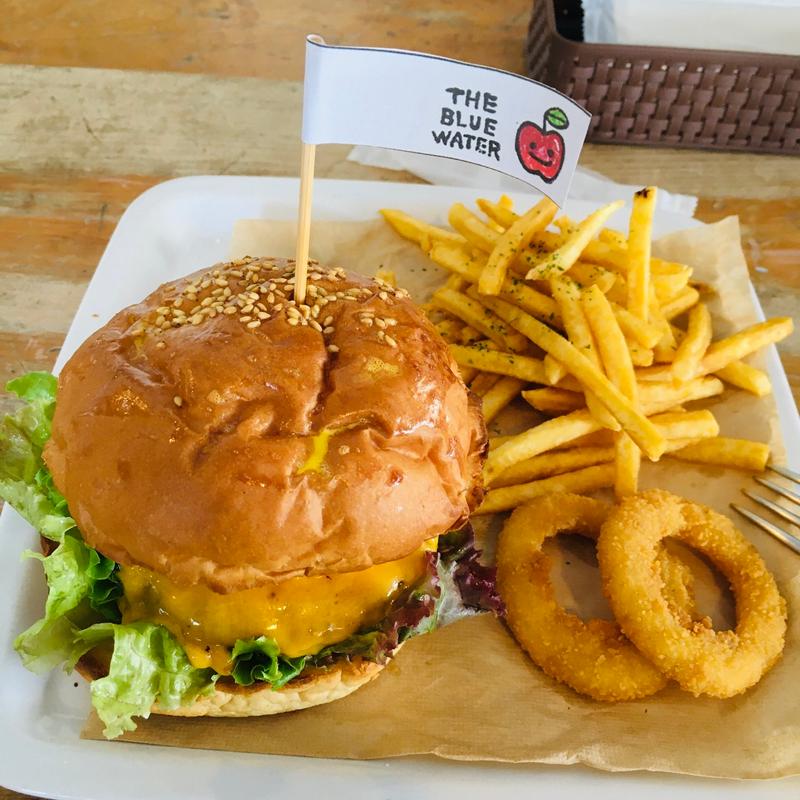 ハンバーガー(ブルーウォーター （THE BLUE WATER）)