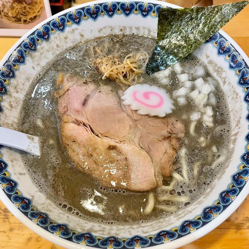 濃厚煮干し中華そば(らーめんセンター トミオ)